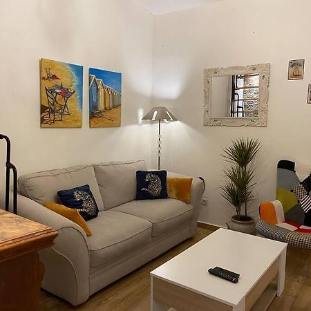 Charmante Maison Avec Exterieur A Deux Pas Des Remparts Aigues-Mortes Dış mekan fotoğraf